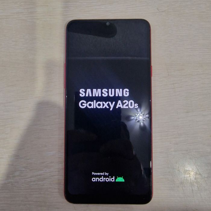 Продам Samsung galaxy a20s.