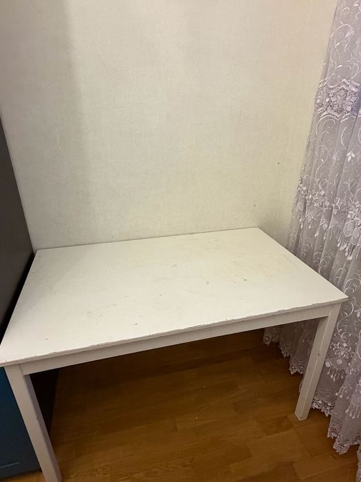 Стол в хорошем состоянии