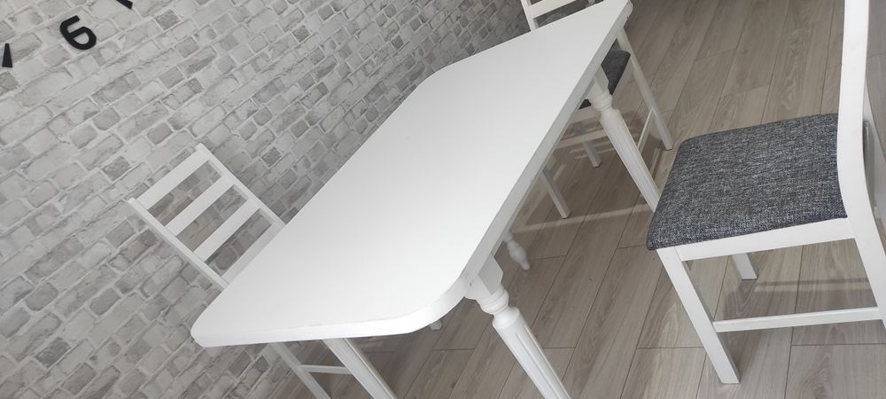 Кухонный стол со стульями!