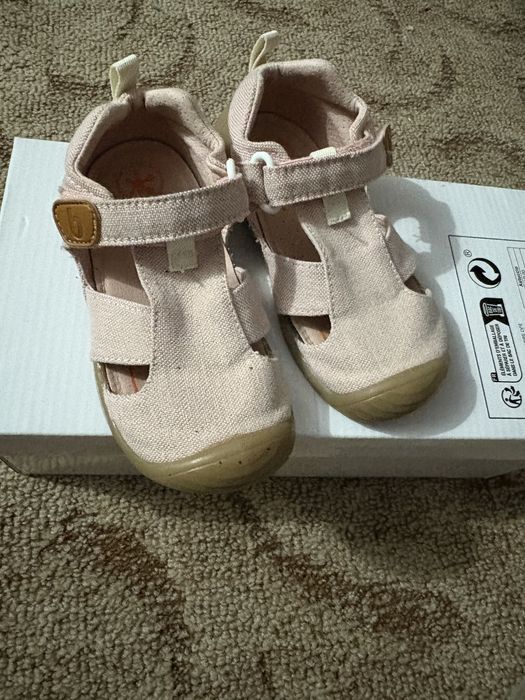 Sandale fetite nr 23 biomecanics 120 lei si 24 dd step 160 lei