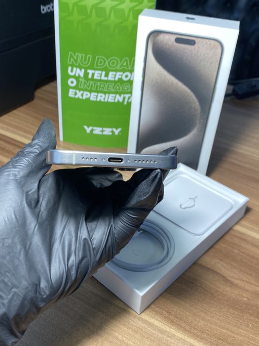 iPhone 15 Pro Max • 256 GB • Natural Titanium