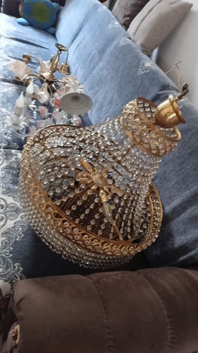 Продам люстру для гостинной.