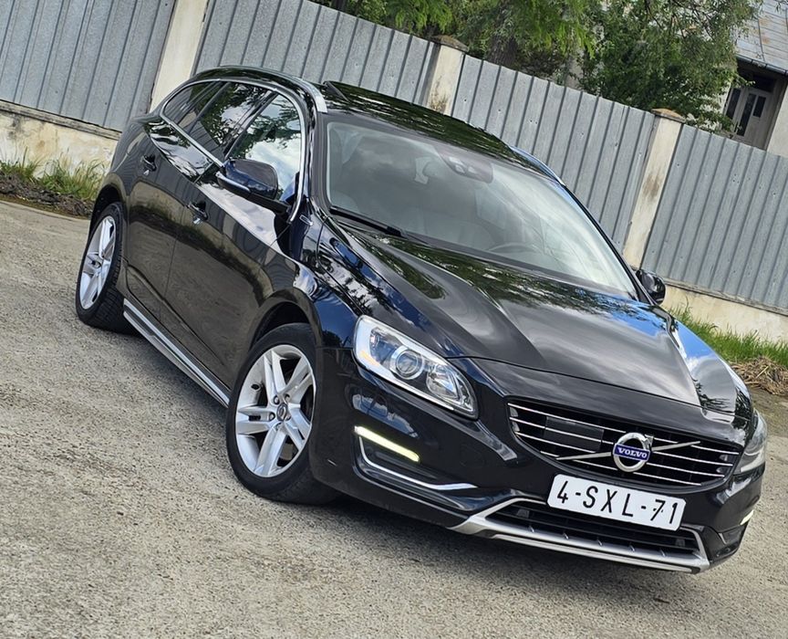 Volvo V60 Plug-In Hybrid * 283 Cp * Summum * R-Design * 4x4 * Key-less