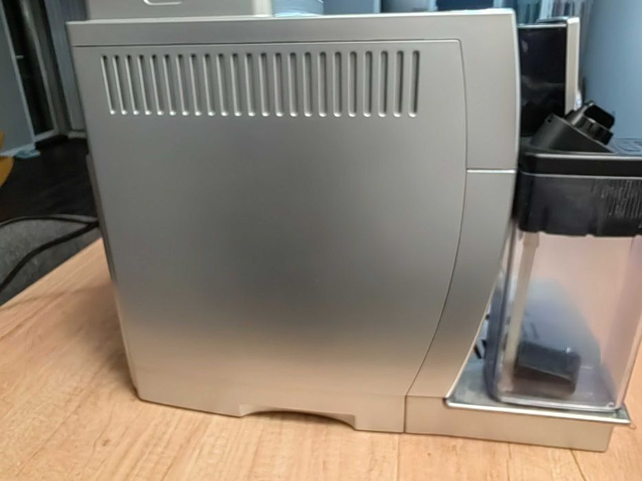 Кафе Машина DeLonghi Cappuccino ECAM 23.460.W Bean to Cup Coffee Machine – White