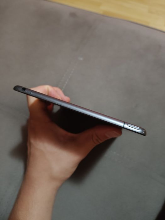 iPad Mini 5th generation 64GB celular