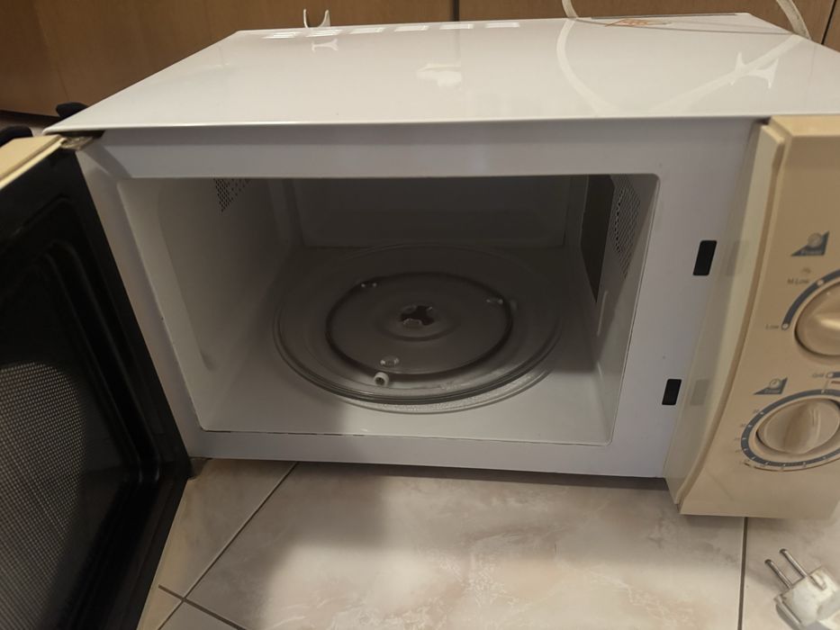 Микровълнова фурна 800W Crown