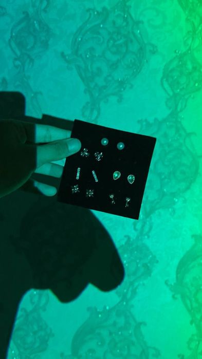 Много разных украшении