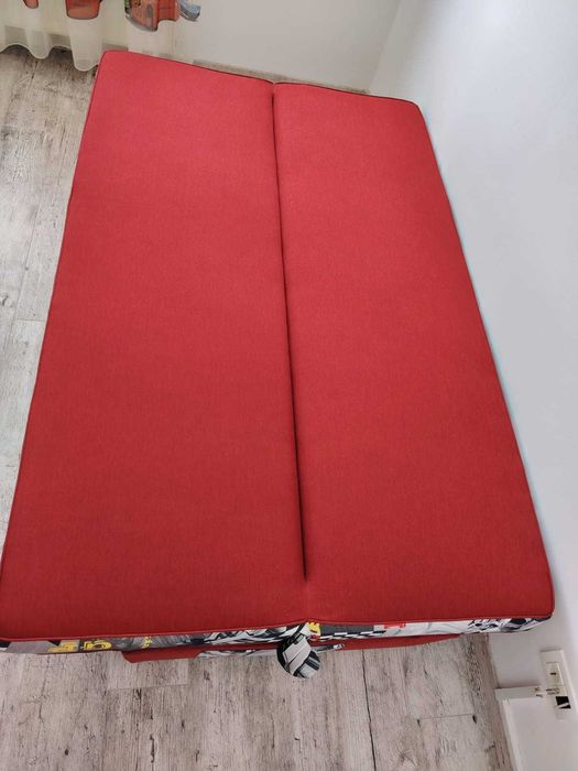 Vând canapea extensibilă, este ca noua, folosita de 2 ori