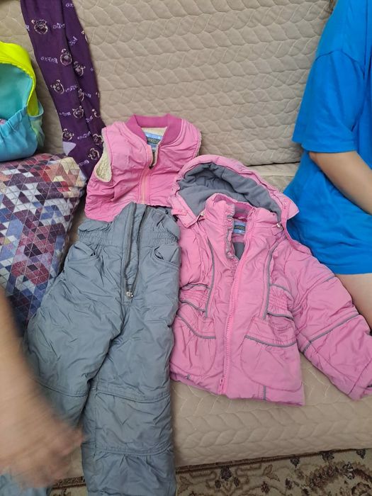 Продам комбинезон, куртку и шубку на девочку
