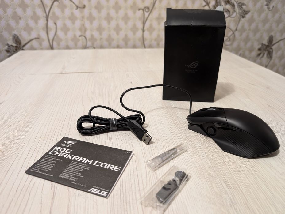 Продается мышь Asus Rog Chakram Core