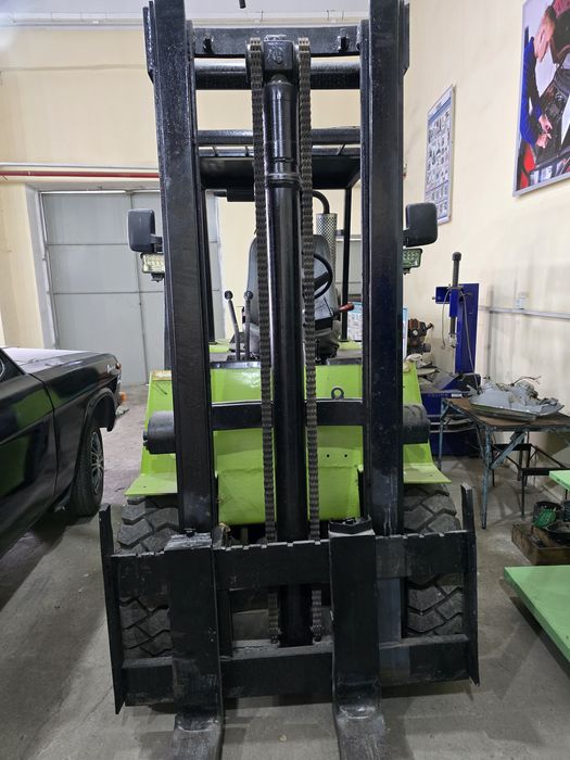 Погрузчик сотилади