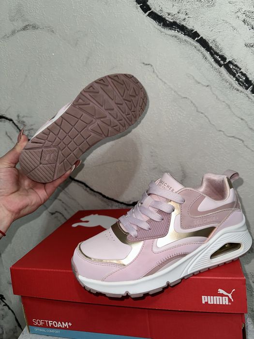 Кроссовки на девочку Skechers