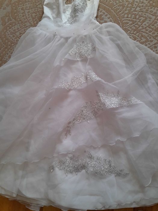 Vand rochie de mireasa