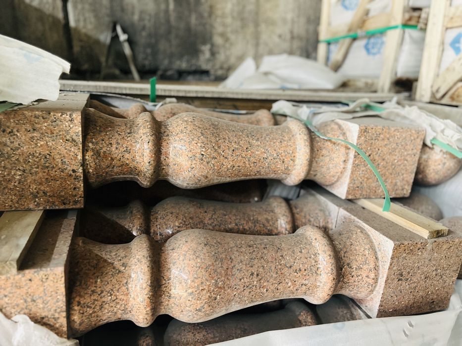 Гранитные балясины, гранит в Астане