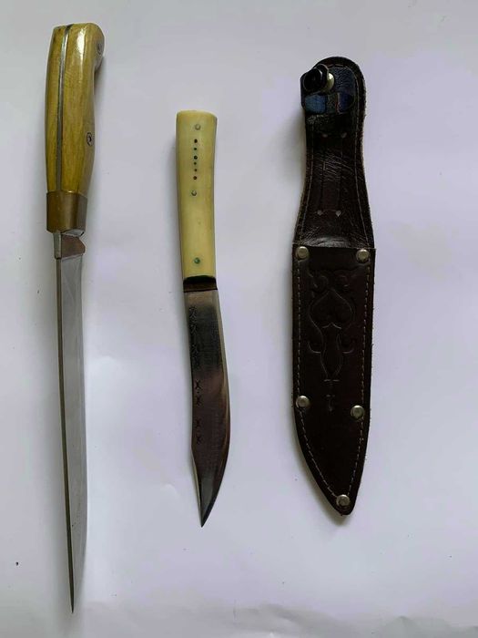 Продавам 2 комплекта ножове