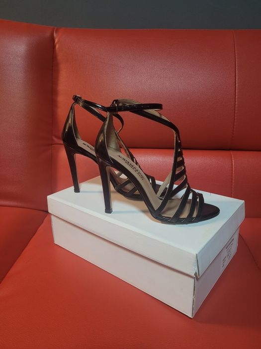 Елегантни сандали