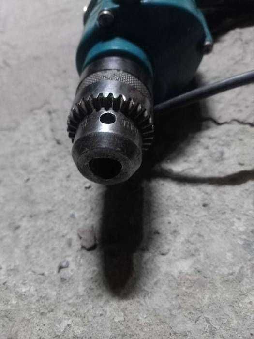 Дрель Makita DP4700