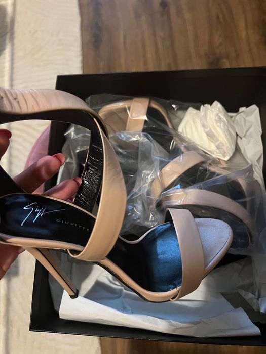 Сандали Giuseppe Zanotti