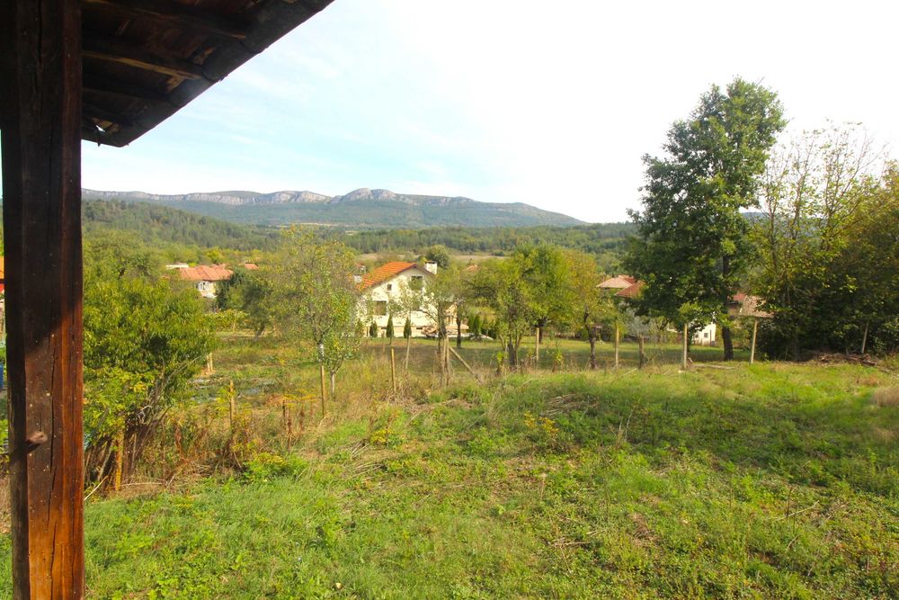 Двуетажна Възрожденска къща в с. Драгановци, общ. Габрово