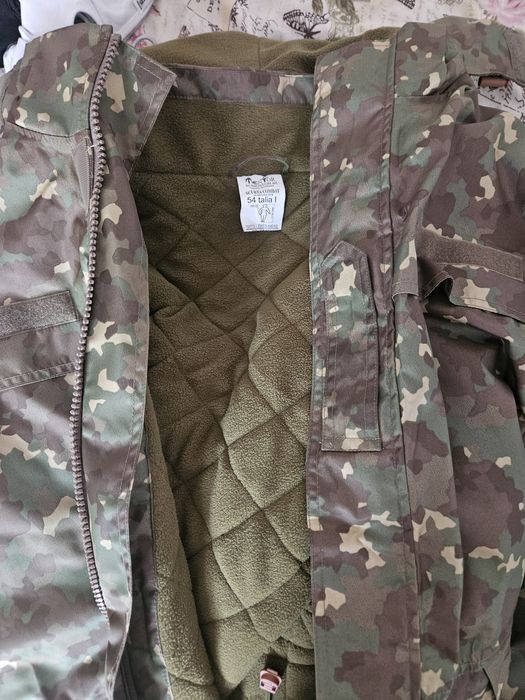 Uniforma militara,bocanci,scurta,curea,ciorapi,vesta tactica,fes...etc