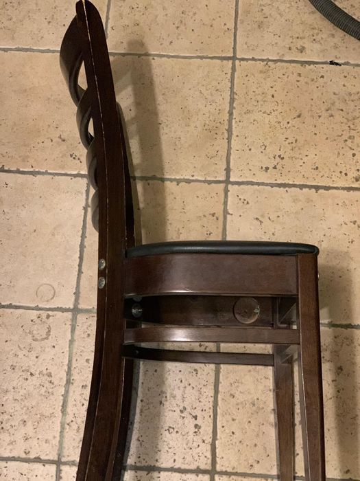 Scaune tapițate de lemn