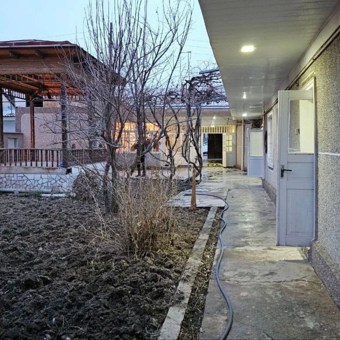 Кибрай маркази 5 сотих 5 хона тайор ховли Уй сотилади