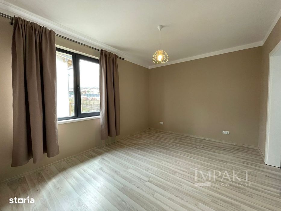 Casă / Vilă cu 4 camere de închiriat - Dezmir