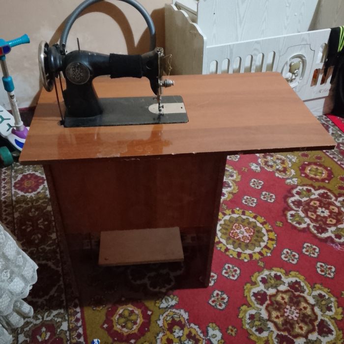 Tikuv mashinasi sotiladi