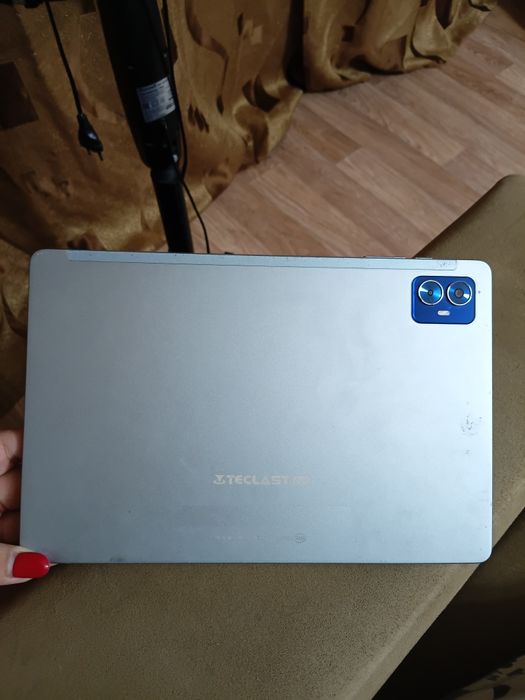 Планшет и телефон