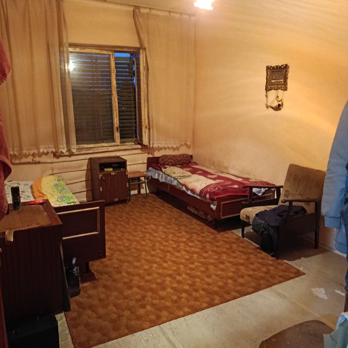 Продается трёхкомнатная квартира возле Бектимирского Ровд