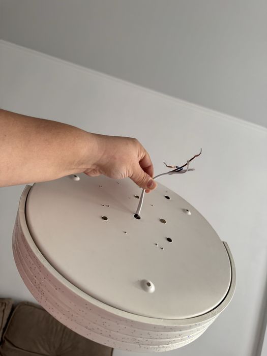 Продам две потллочные люстры/плафоны