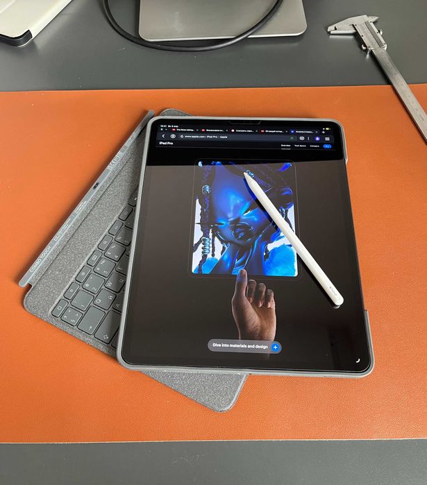 iPad Pro 12.9 M1 256 GB + Apple Pencil 2 + Logitech Combo Touch