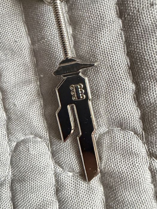 Аниме худи магическая битва