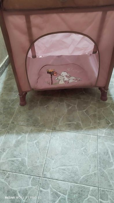 Продавам запазена бебешка кошара