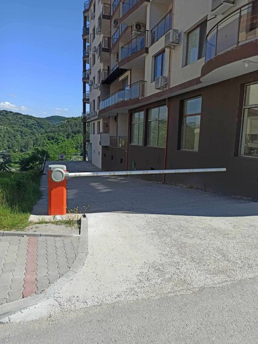 Гараж под наем  Дългосрочно
