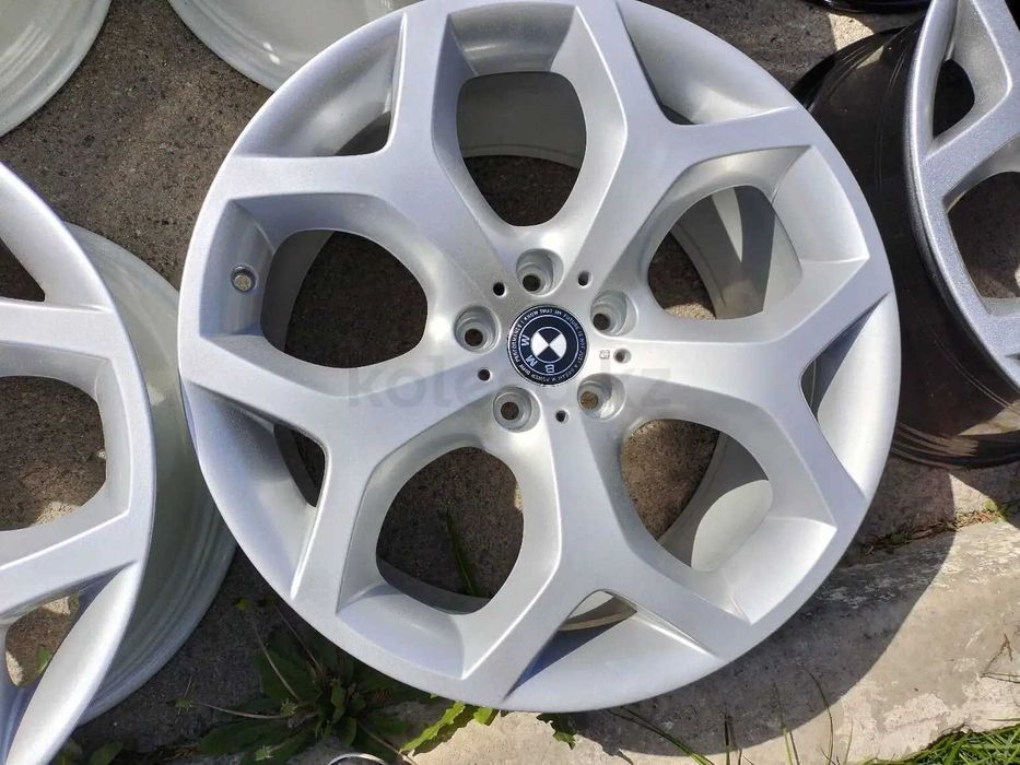 Bmw x5. x6 их Японии