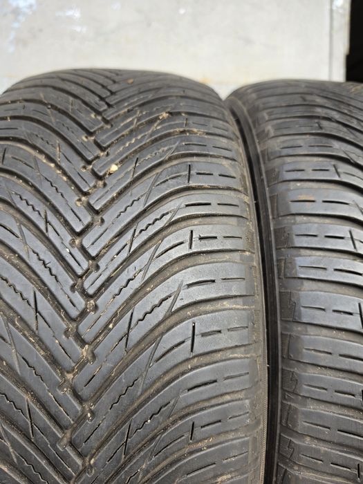 2 бр. всесезонни гуми 225/50/18 Maxxis DOT 2522 5,5 mm