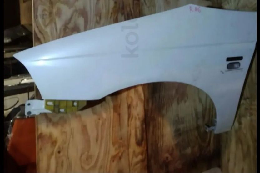 Крыло белое левое Хонда Одиссей