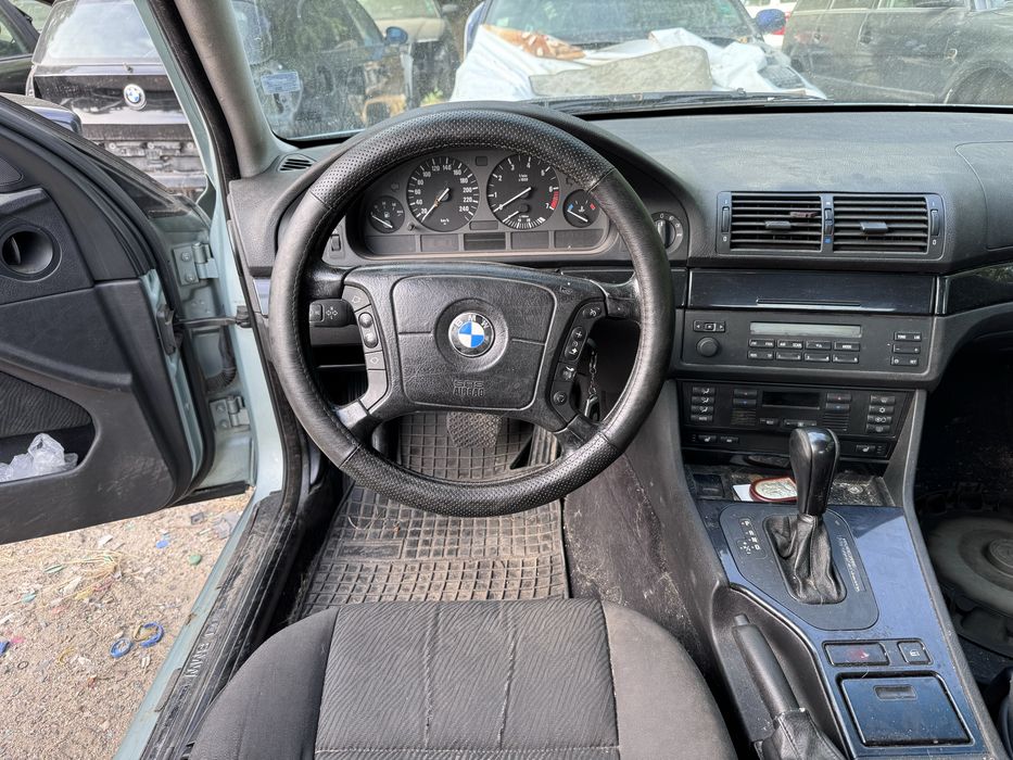 BMW e39 523i 170hp 1999г На Части