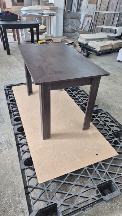 Стол обеденный чёрный