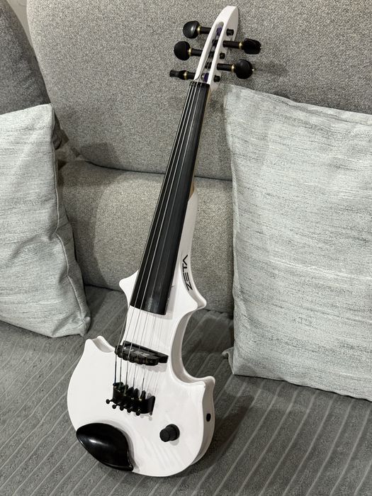Vioara zeta 5 corzi alba pe cuie