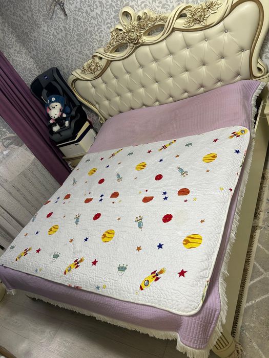 Продается спальный гарнитур