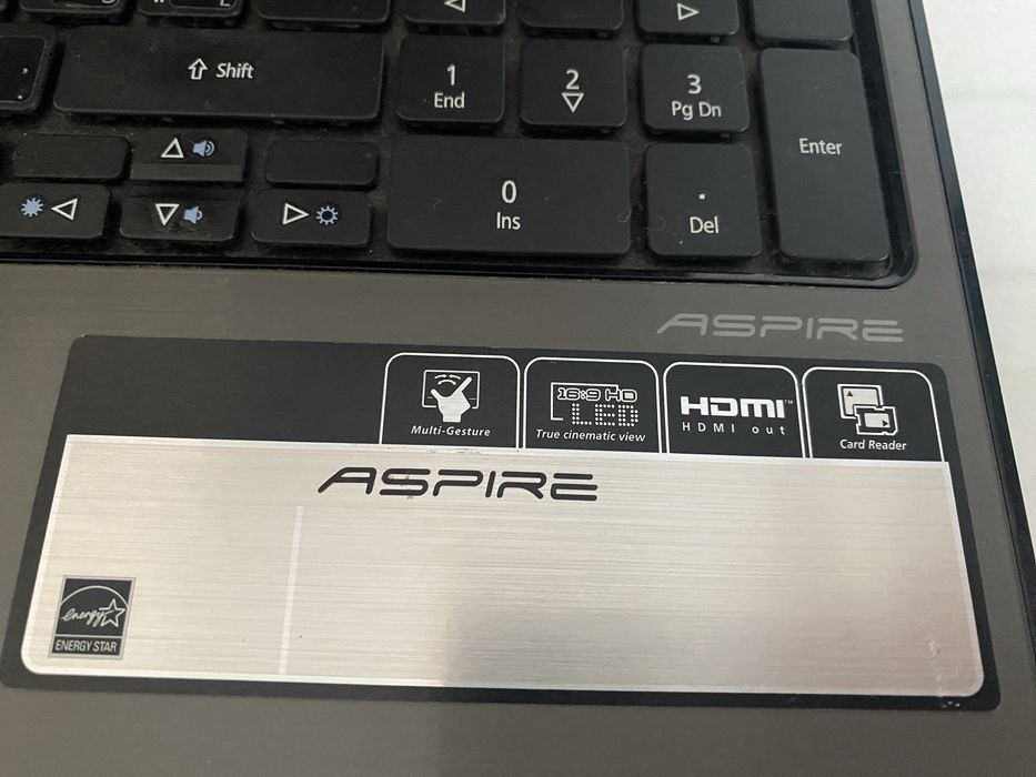 Продам ноутбук ACER с документами, работает