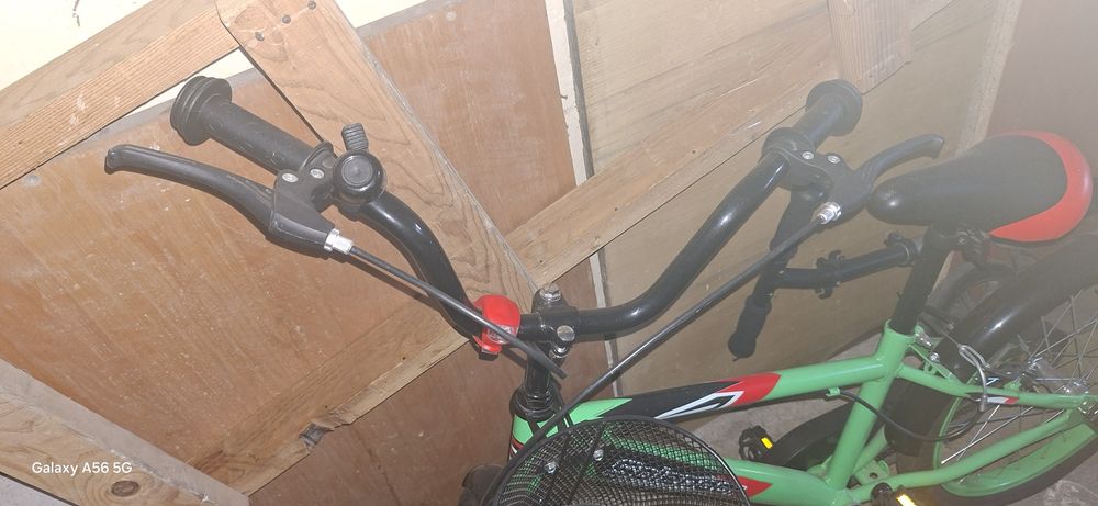 Vand bicicleta baieti 7-10 ani stare foarte buna
