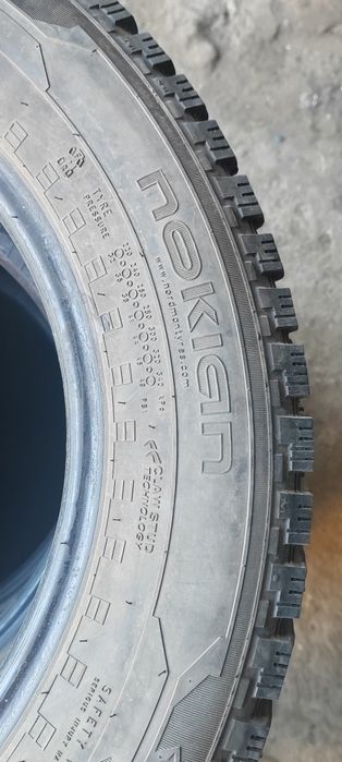 225.60.R17 покрышки nokian