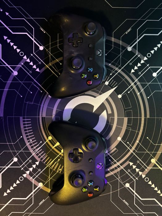 Xbox one x 1tb spațiu  2 controlere fără fir