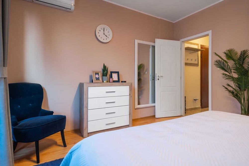 Дава се под наем Двустаен апартамент в София, Център - 78 кв.м за 510 € - Снимка #12