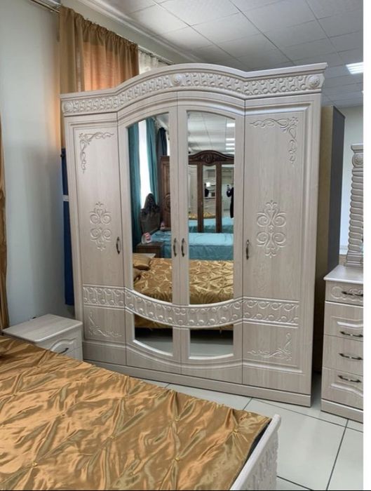 Продам спальный гарнитур