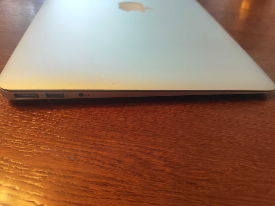 MacBook Air 13" 2015 i7 2.2GHz 8GB RAM 128Gb SSD