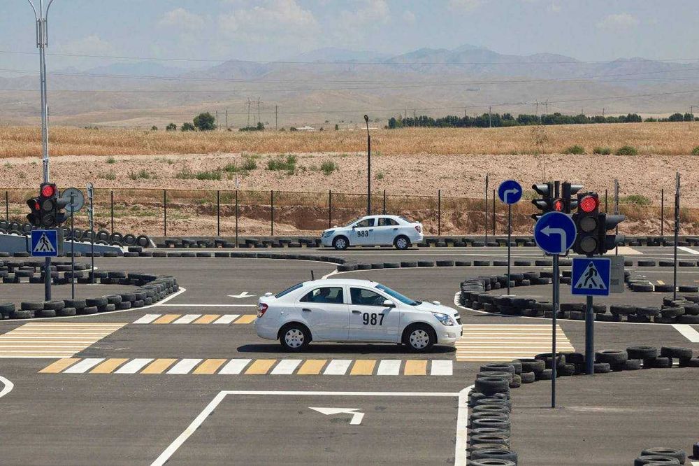 Instruktor • Автоинструктор по вождению • Урушмасдан чиройли ўргатамиз